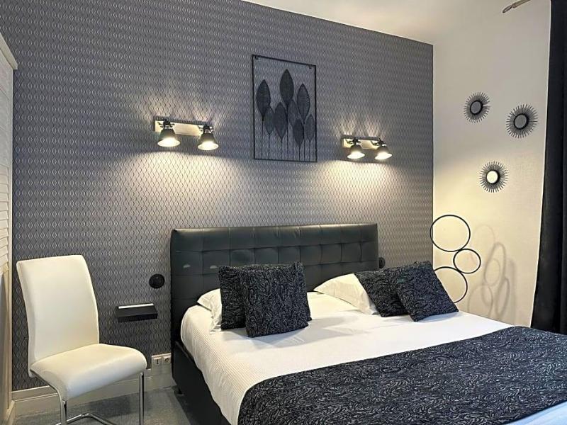 Hotel Le Saint Yves image
