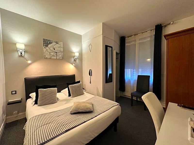 Hotel Le Saint Yves image