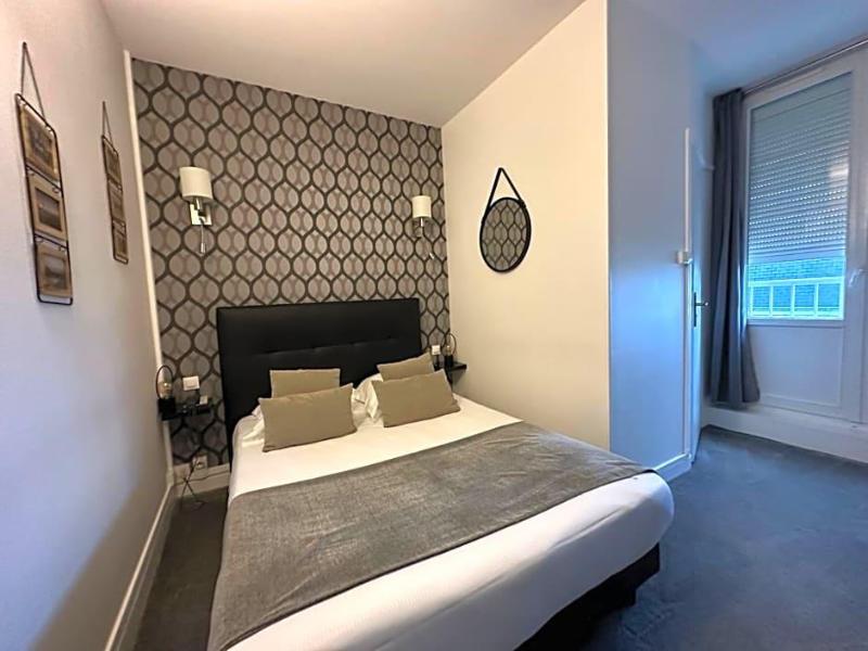 Hotel Le Saint Yves image