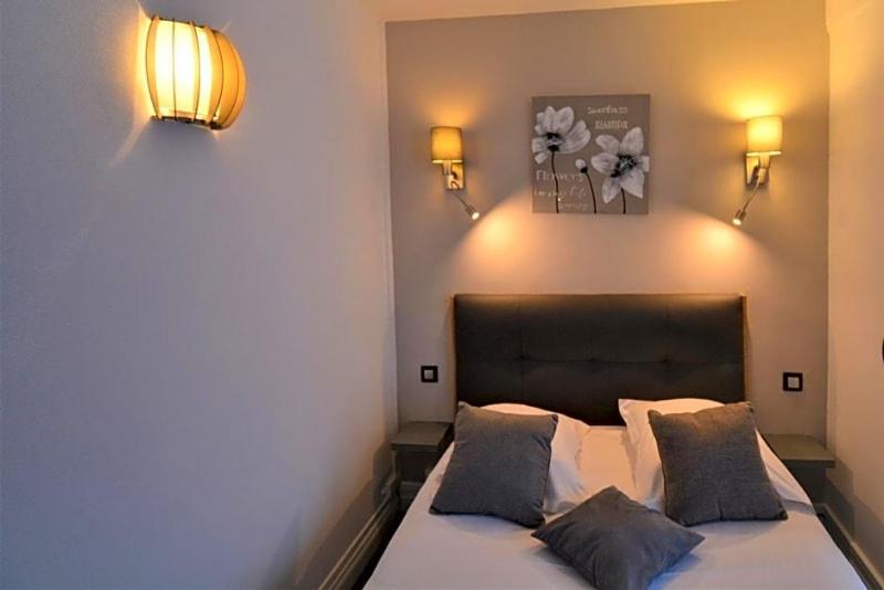 Hotel Le Saint Yves image