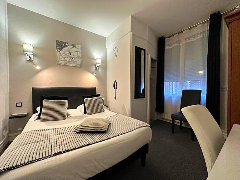 Hotel Le Saint Yves image