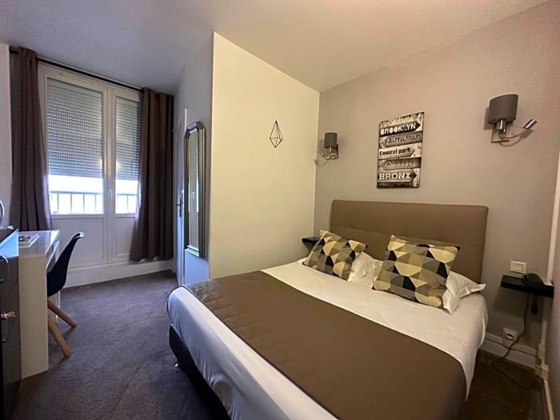 Hotel Le Saint Yves image