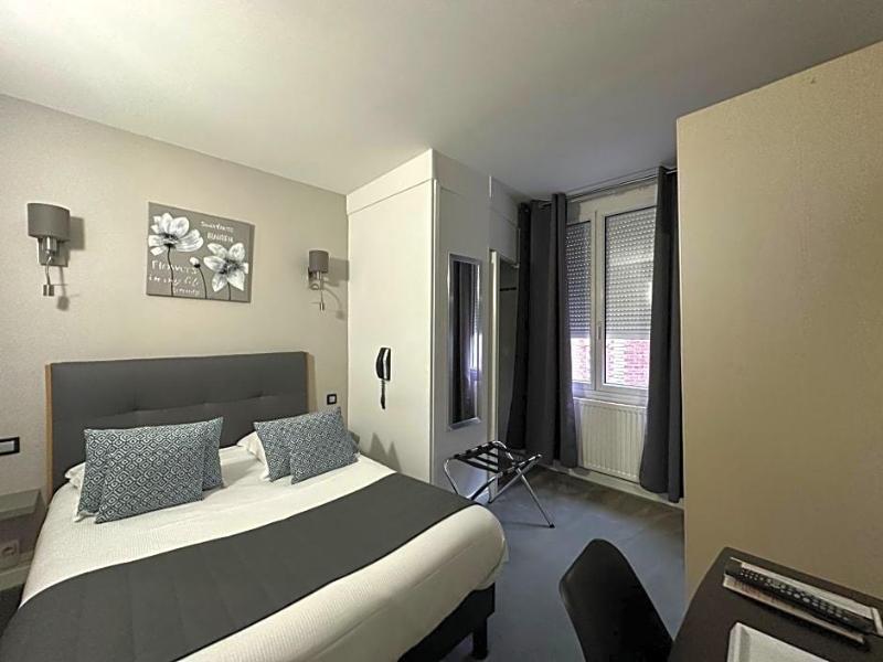 Hotel Le Saint Yves image