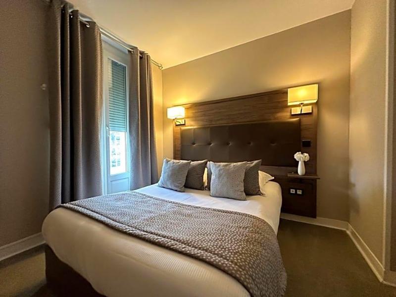 Hotel Le Saint Yves image