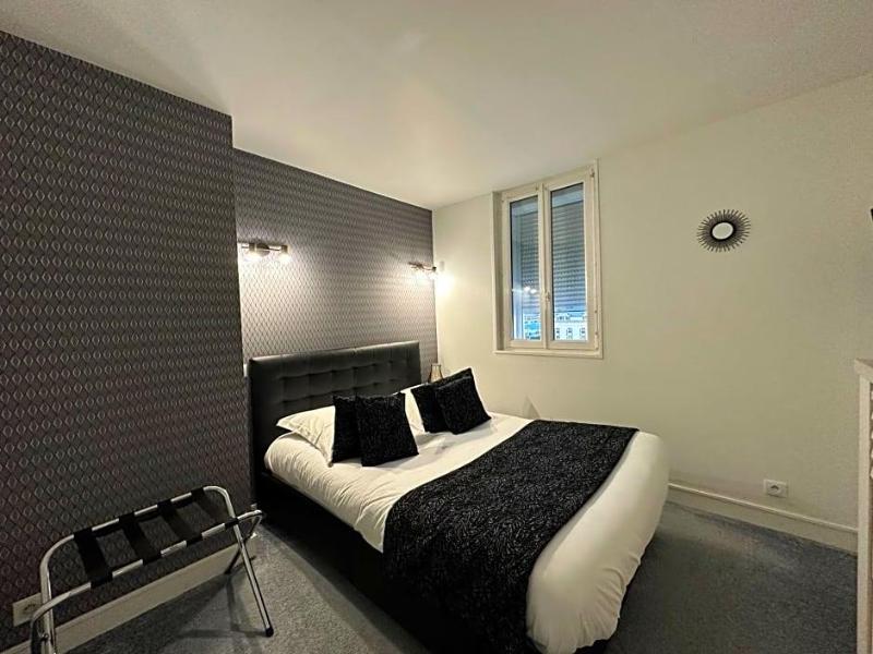 Hotel Le Saint Yves image