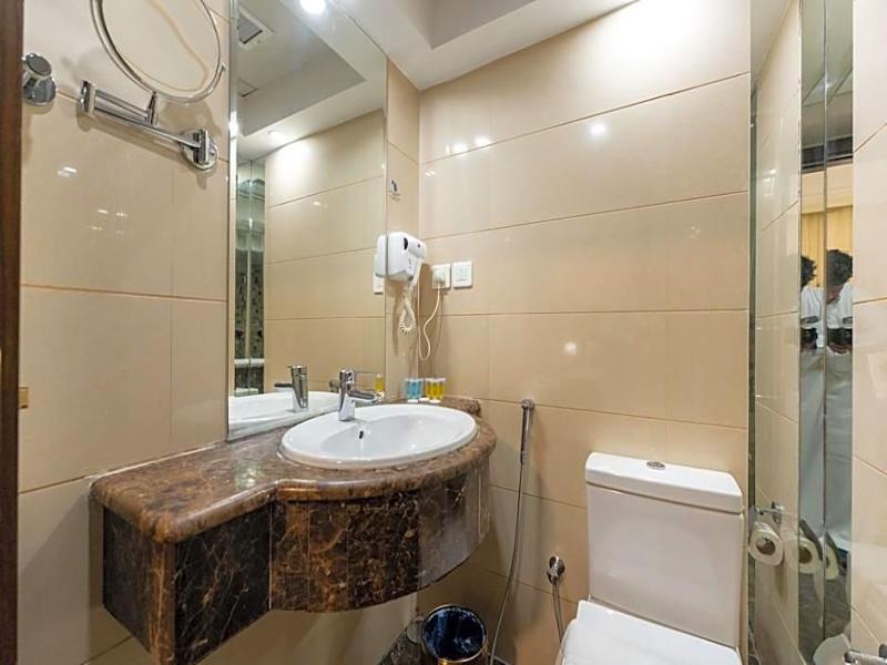Hayah Plaza Hotel image