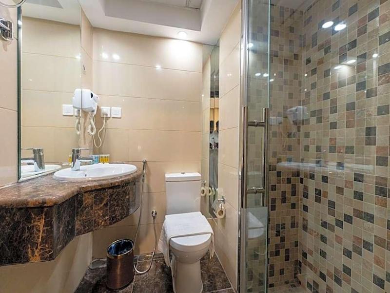 Hayah Plaza Hotel image