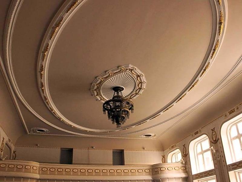 Hotel Lev, Levice