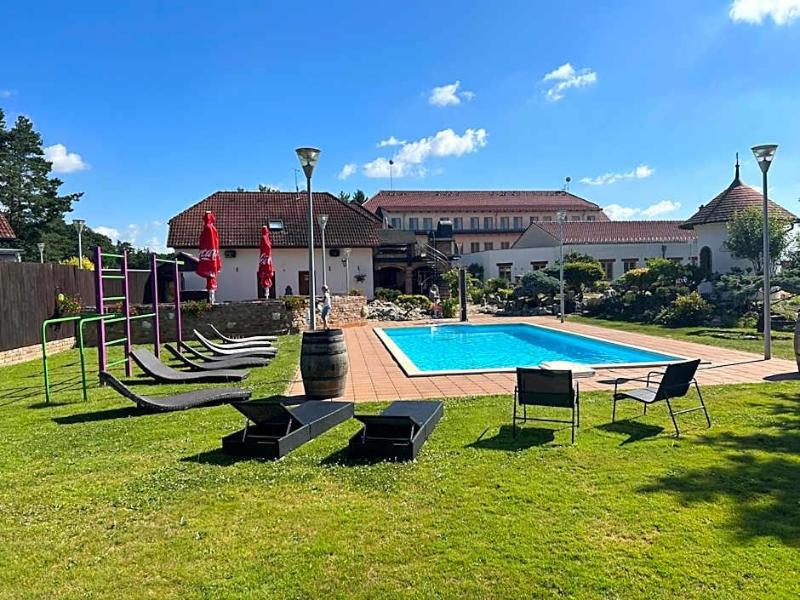 Hotel Celnice image