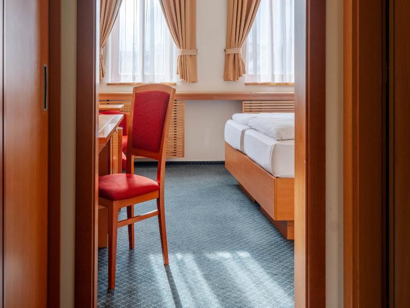 Hotel Slovan image