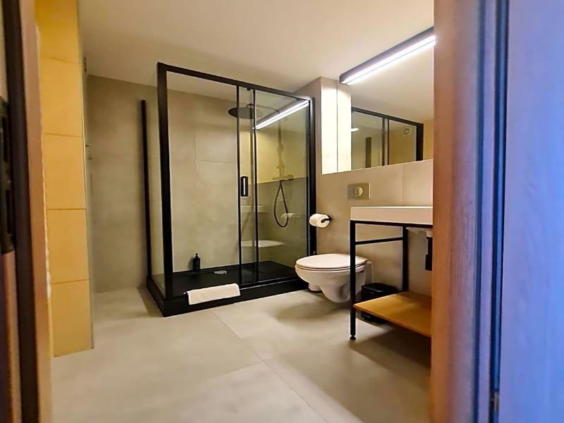 Ski Hotel image