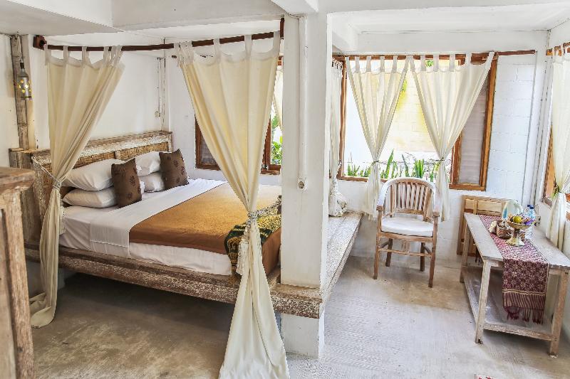 Cemara Beachfront Suite By Zuzu image