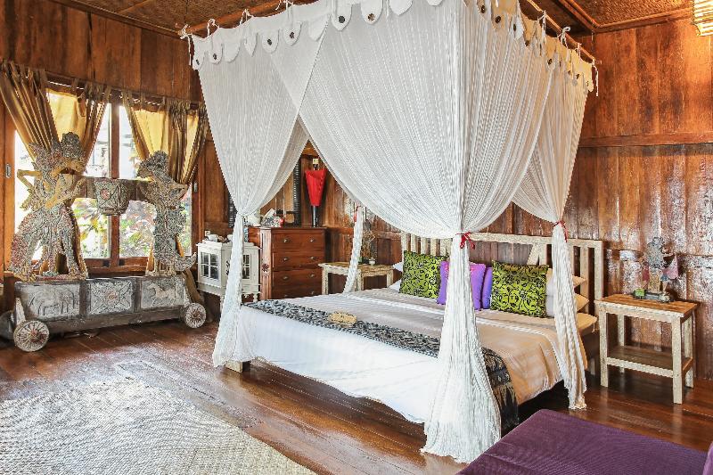 Cemara Beachfront Suite By Zuzu image