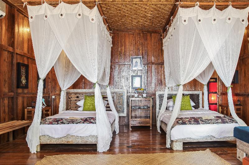 Cemara Beachfront Suite By Zuzu image 4