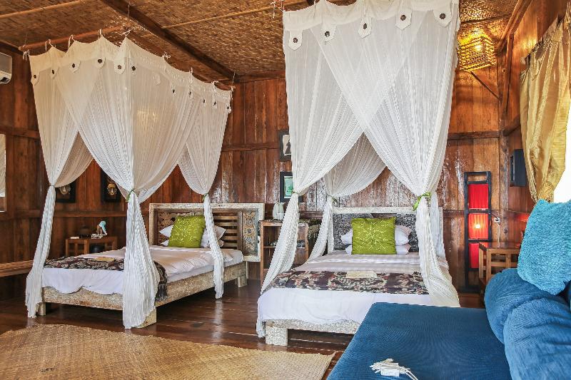 Cemara Beachfront Suite By Zuzu image