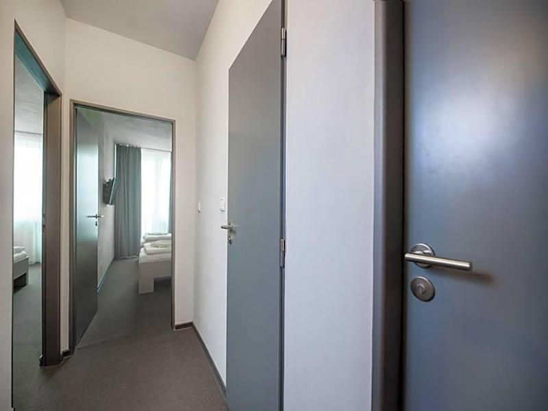 Hotel Atom T Oebv C image