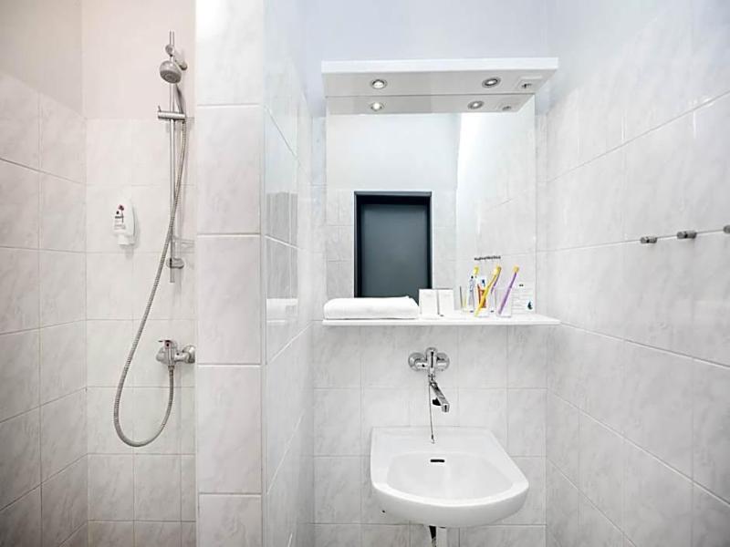 Hotel Atom T Oebv C image