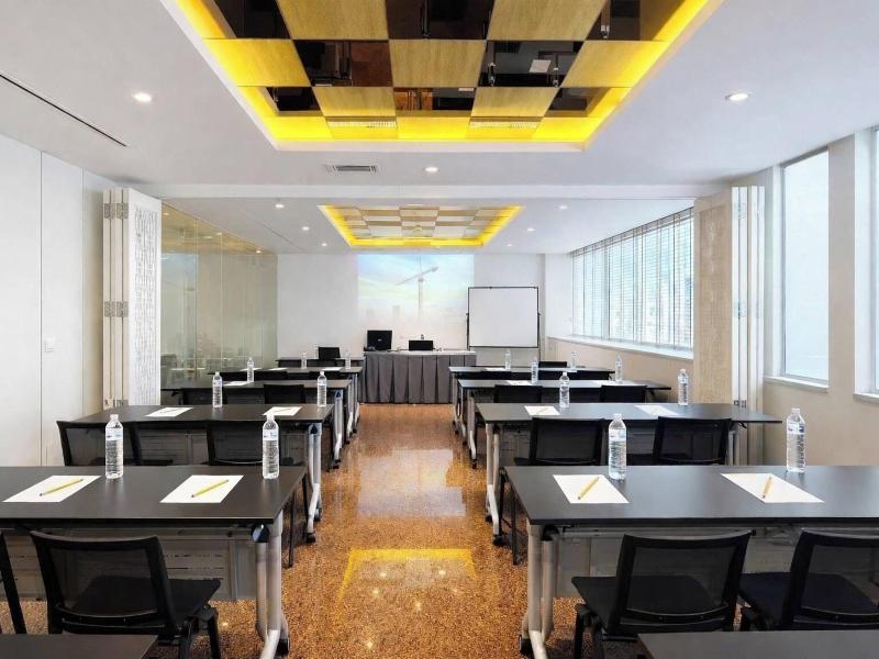Furamaxclusive Pratunam Park Hotel image
