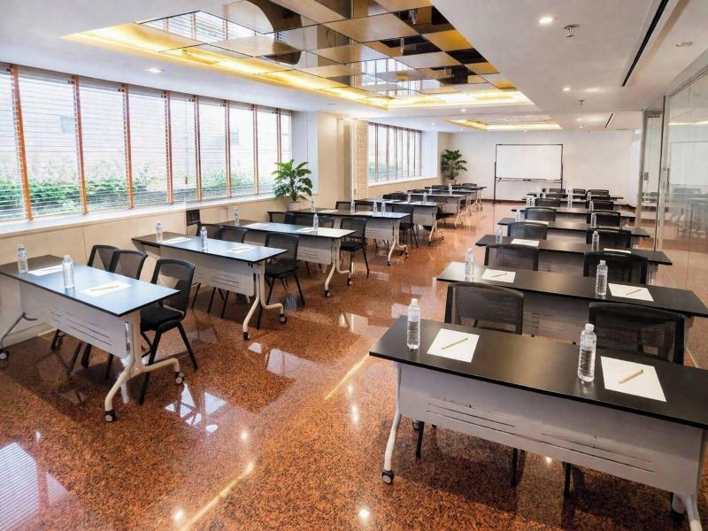 Furamaxclusive Pratunam Park Hotel image