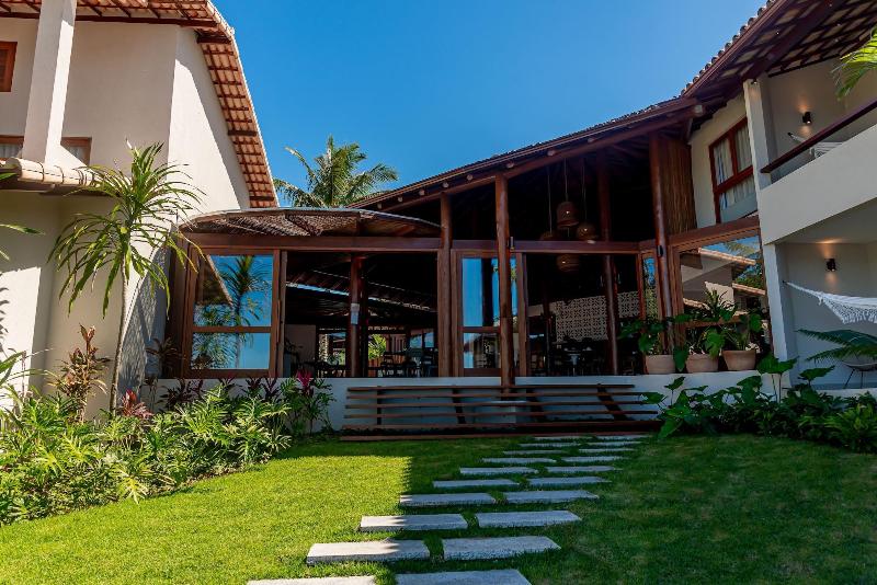 Hotel Paraiso Do Morro — exterior view