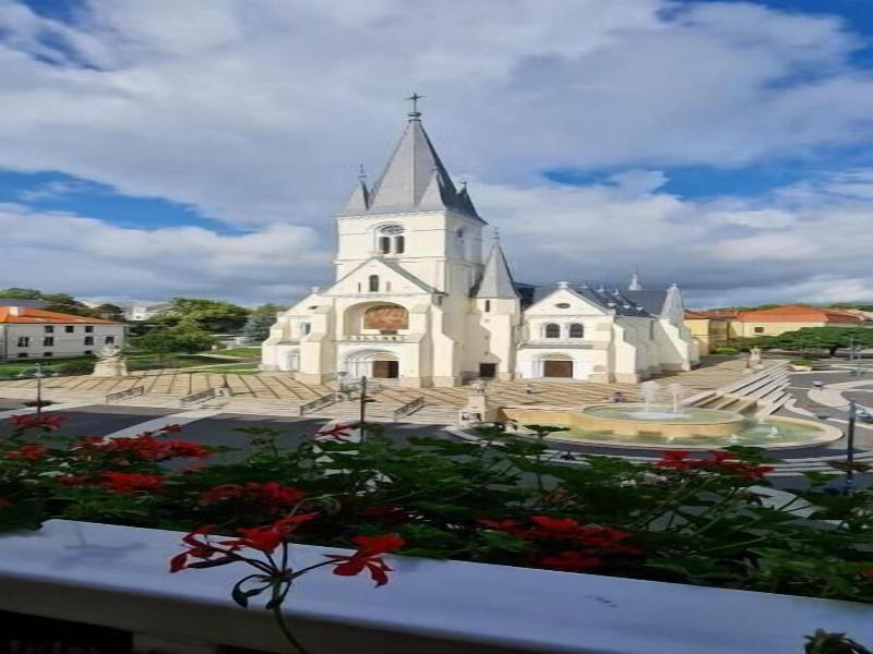 Hotel Kapos image