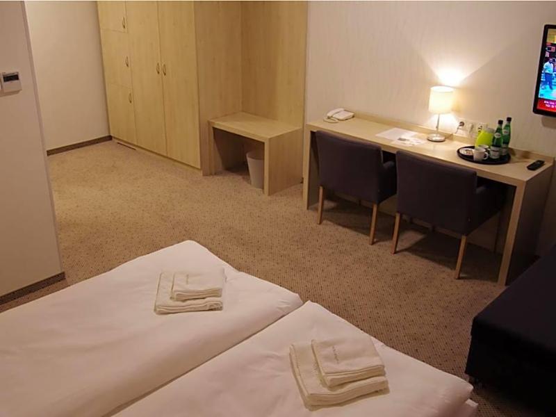 Hotel Uniejv W 2