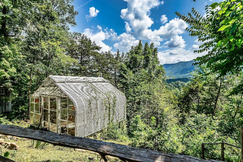 Laurel Valley Mountain Retreat image