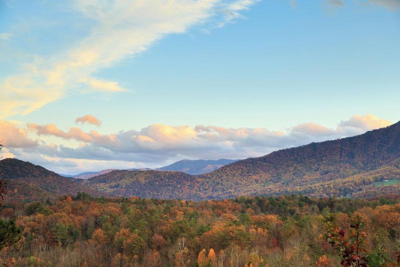 Laurel Valley Mountain Retreat image