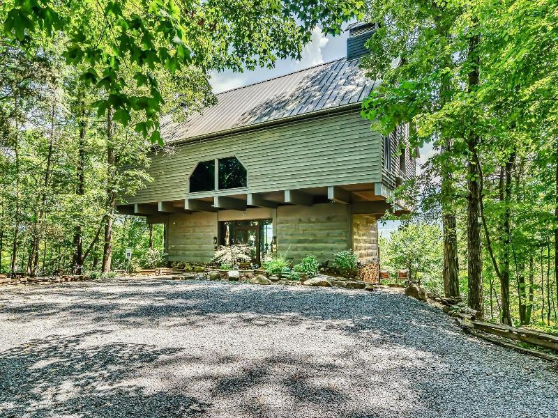 Laurel Valley Mountain Retreat image