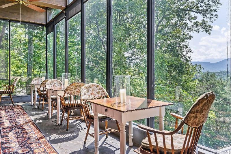 Laurel Valley Mountain Retreat image