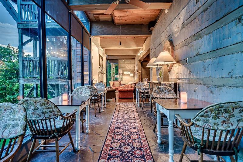 Laurel Valley Mountain Retreat image