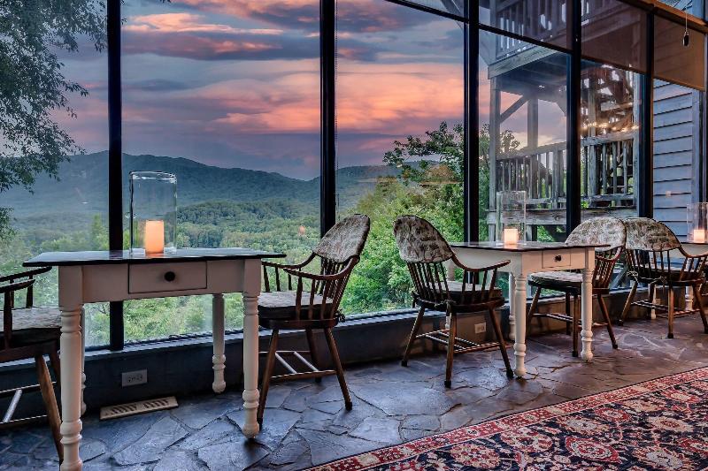 Laurel Valley Mountain Retreat image