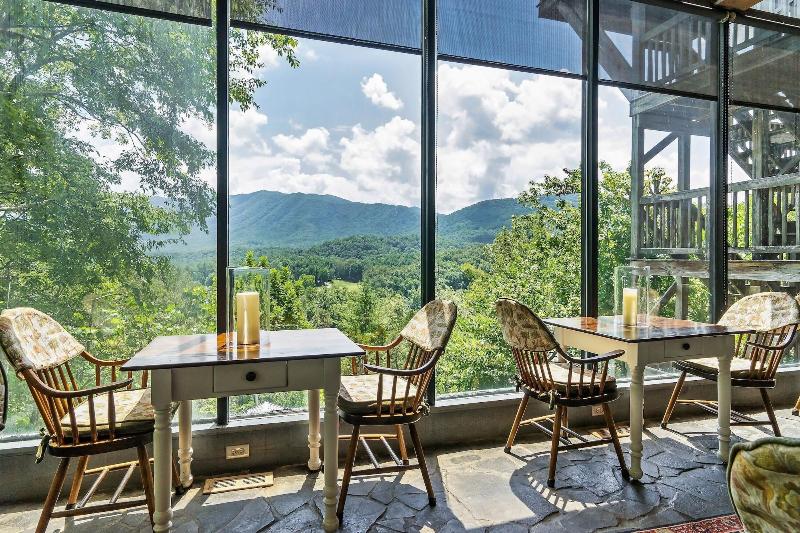 Laurel Valley Mountain Retreat image