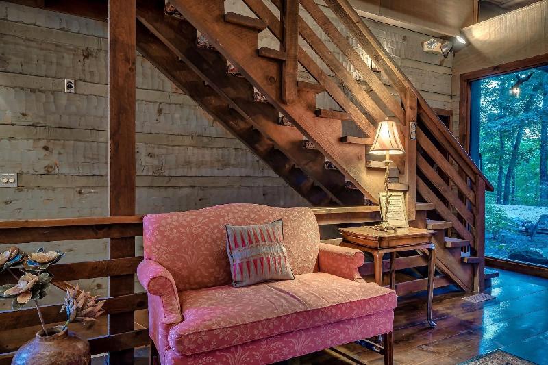 Laurel Valley Mountain Retreat image