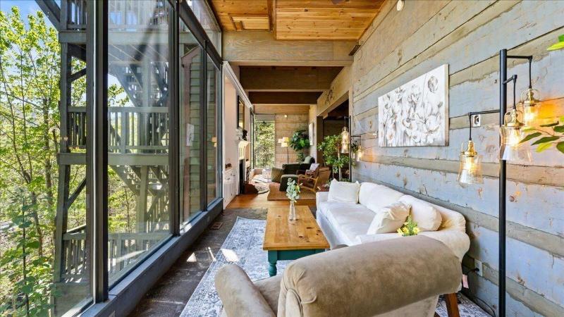 Laurel Valley Mountain Retreat image