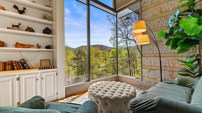 Laurel Valley Mountain Retreat image