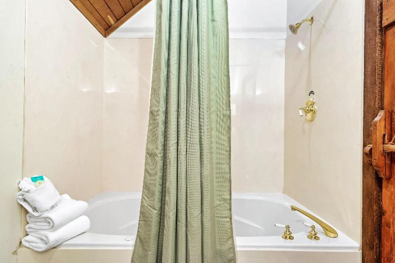 Laurel Valley Mountain Retreat image