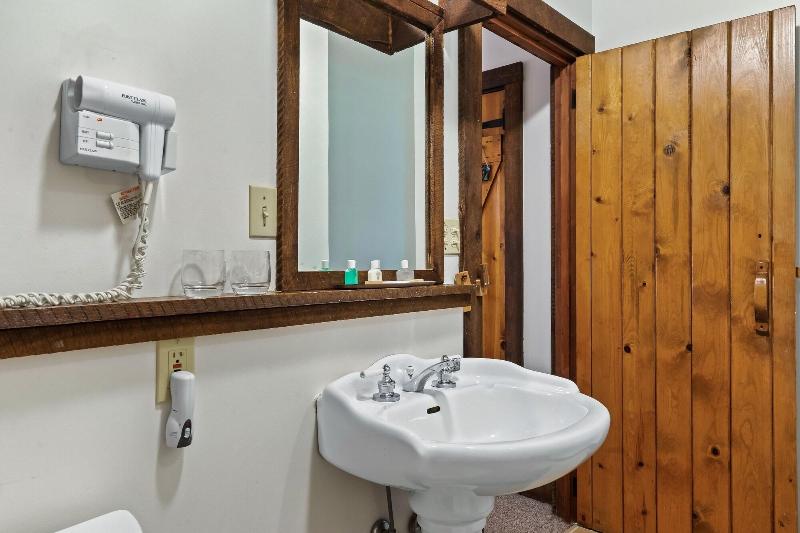 Laurel Valley Mountain Retreat image
