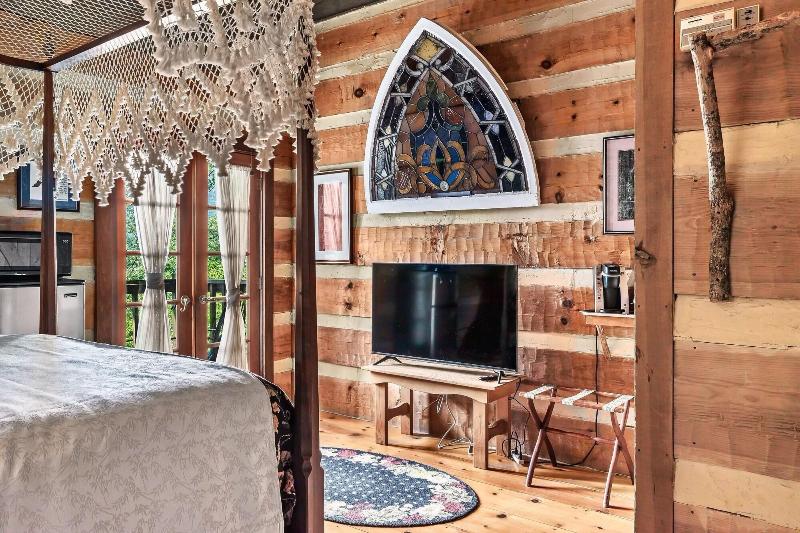 Laurel Valley Mountain Retreat image