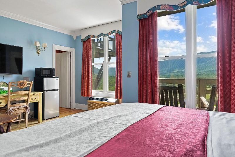 Laurel Valley Mountain Retreat image
