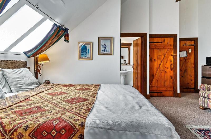 Laurel Valley Mountain Retreat image