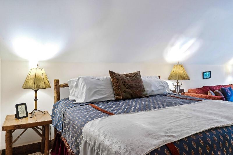 Laurel Valley Mountain Retreat image