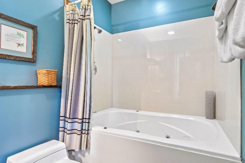 Laurel Valley Mountain Retreat image