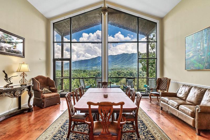 Laurel Valley Mountain Retreat image