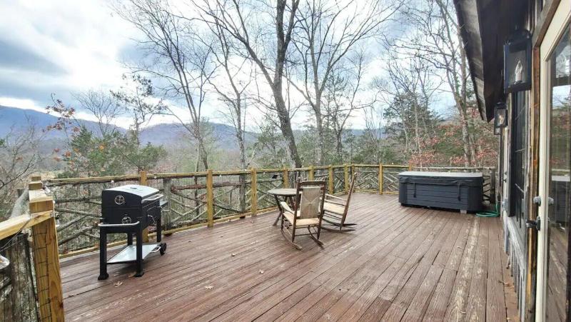 Laurel Valley Mountain Retreat image