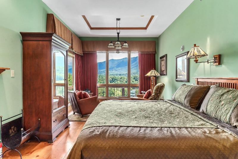 Laurel Valley Mountain Retreat image