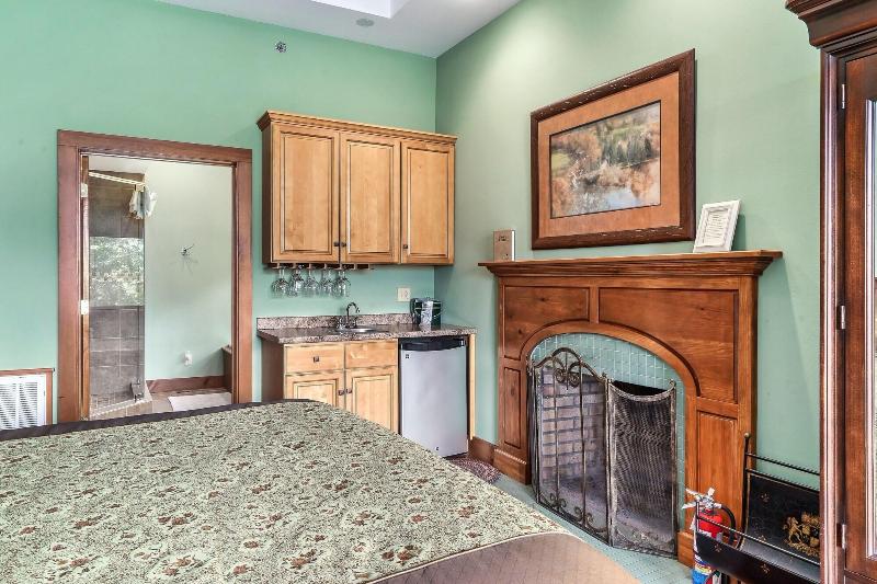 Laurel Valley Mountain Retreat image