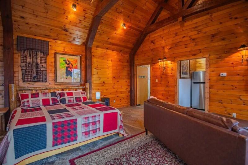 Laurel Valley Mountain Retreat image