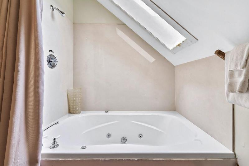 Laurel Valley Mountain Retreat image