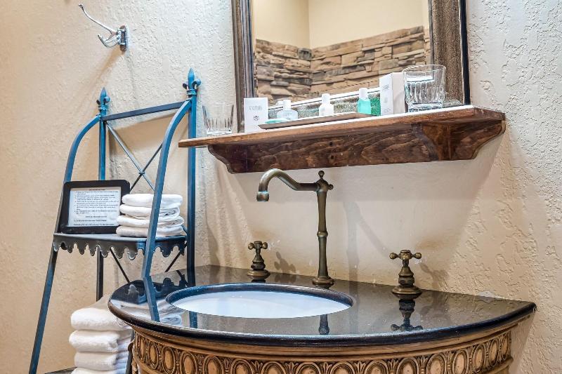 Laurel Valley Mountain Retreat image